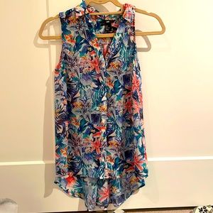H&M sleeveless multicolor blouse
